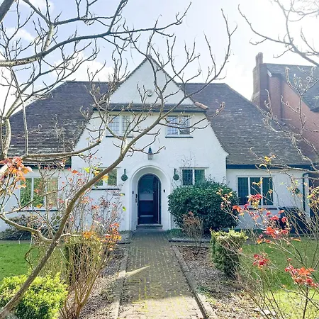 Large 8 Bedroom House In Edgbaston Birmingam