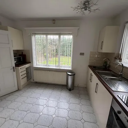 Large 8 Bedroom House In Edgbaston Birmingam