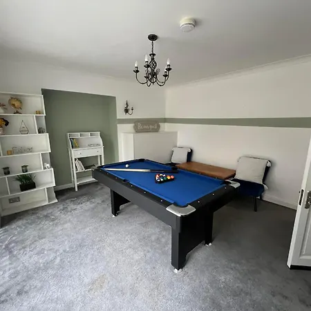 Large 8 Bedroom House In Edgbaston Birmingam